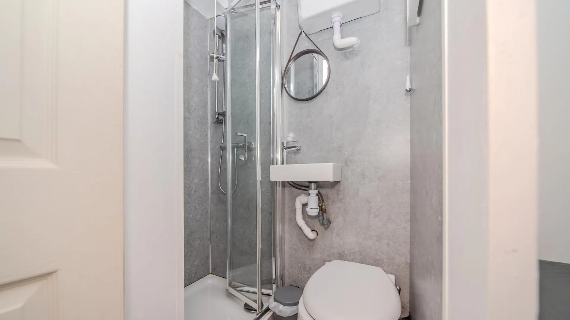Harmonynest Parkview Elegance Hotel London Guest house