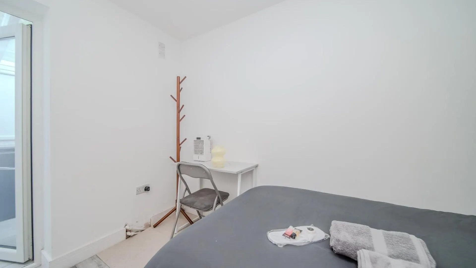 Harmonynest Parkview Elegance Hotel London 0*,  United Kingdom