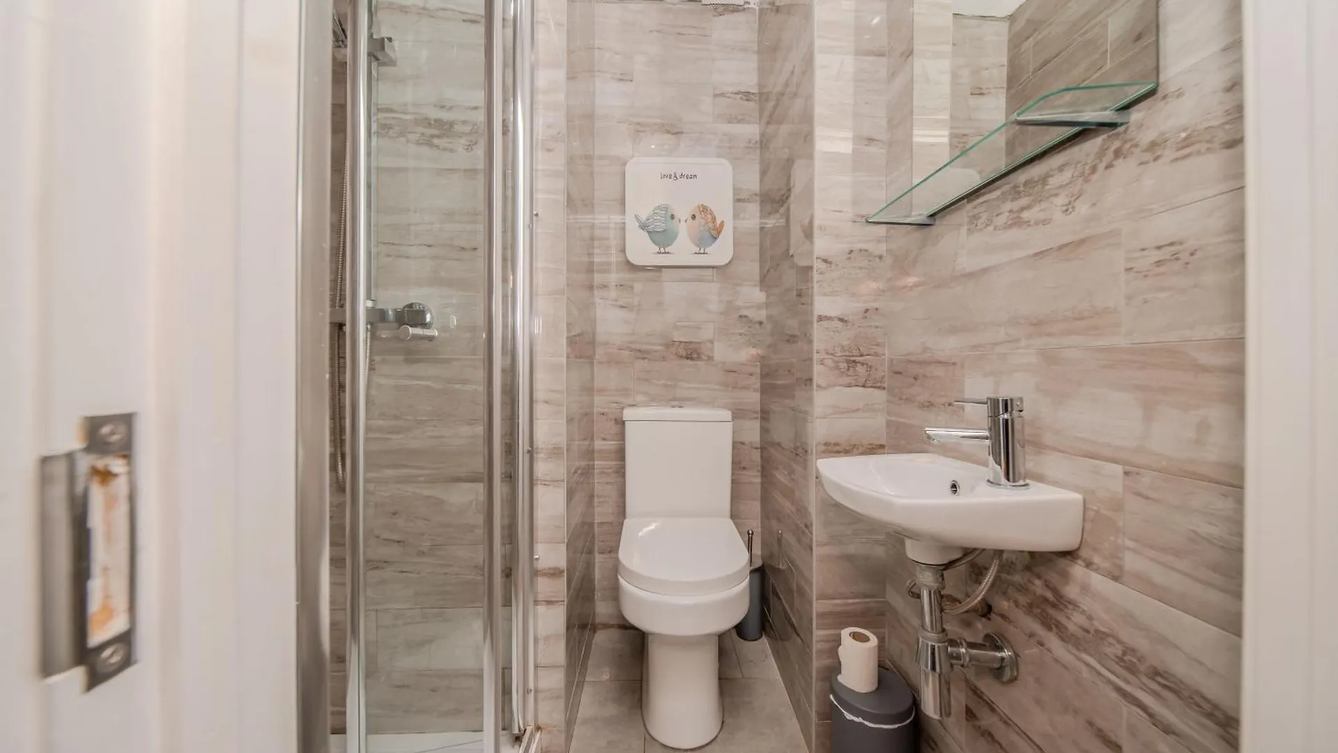 Harmonynest Parkview Elegance Hotel London